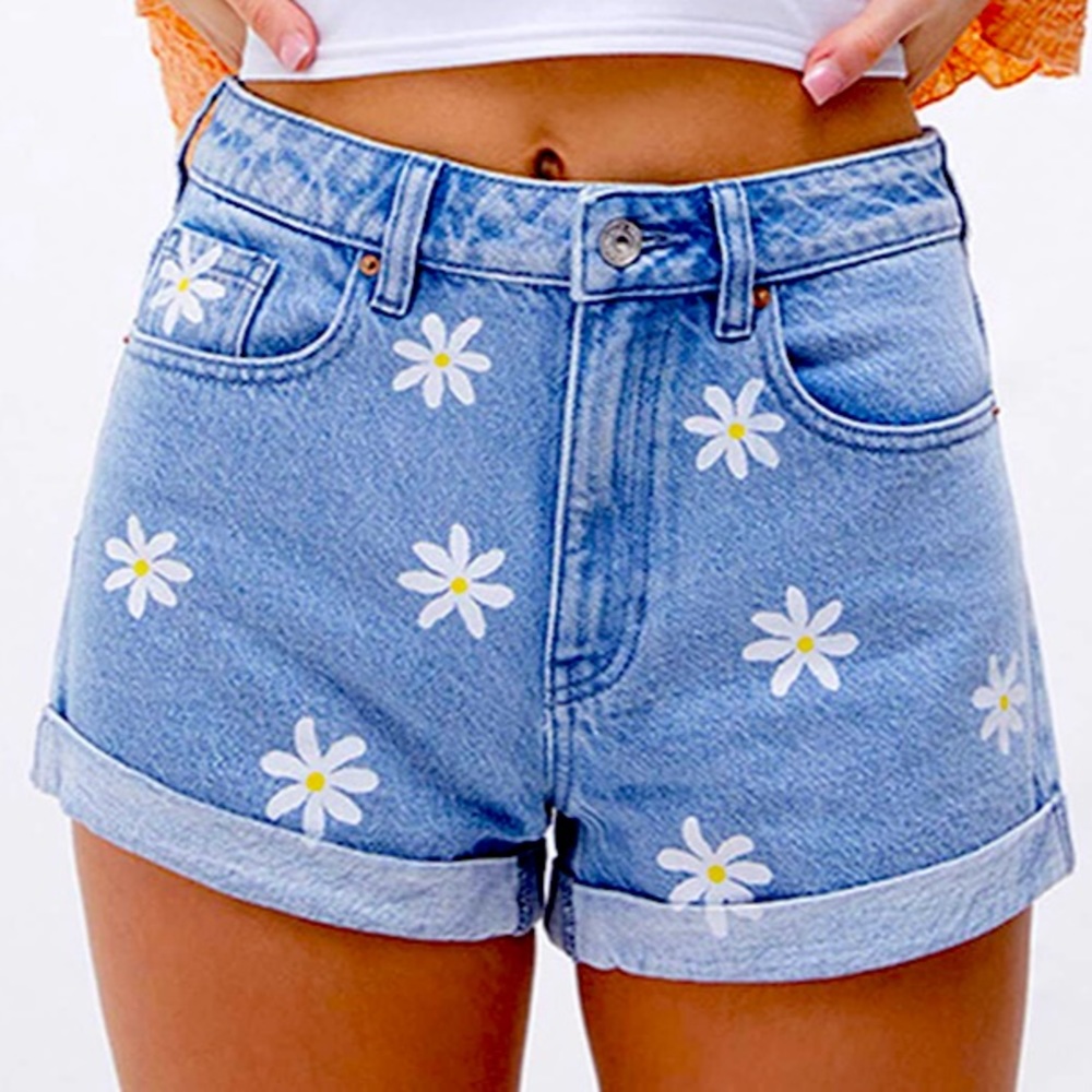 Jeans shorts with flowers